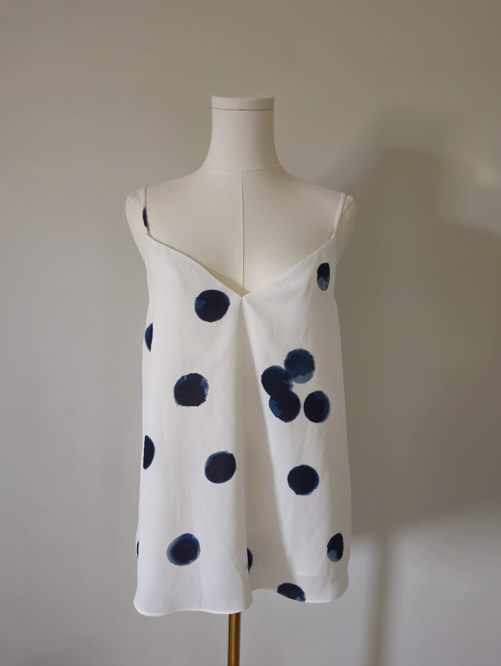 Aritzia Babaton M White Navy polkadot tank top Everly camisole